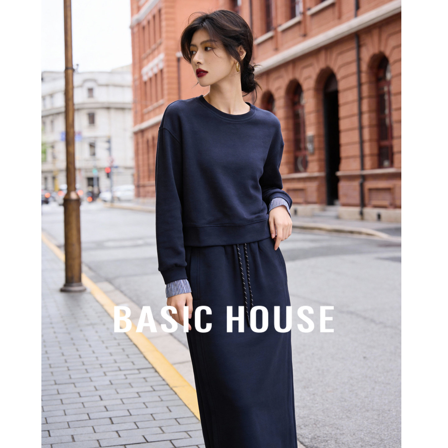 Basic House/百家好休闲套装女春季假两件套头卫衣半身长裙两件套