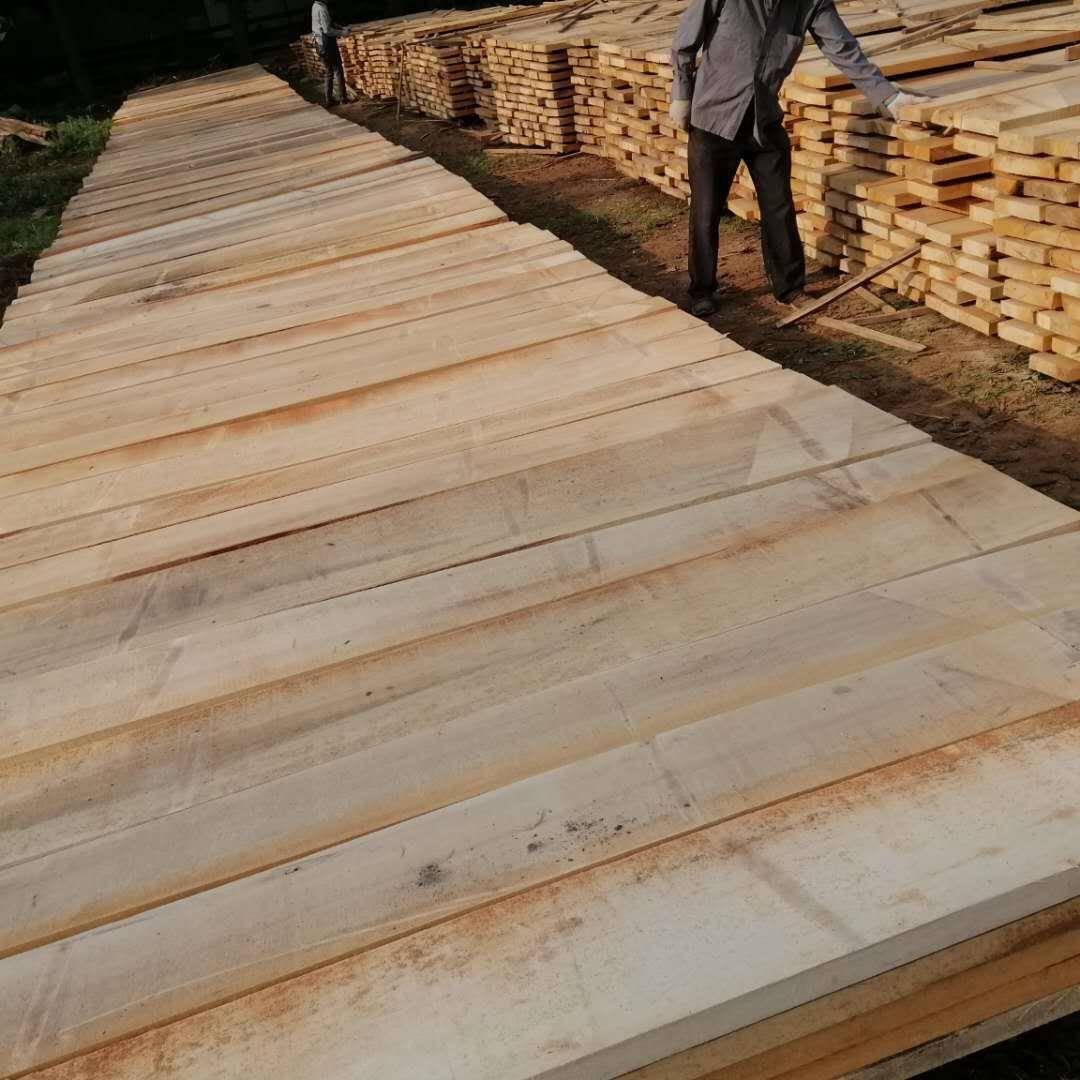 厂家供应白杨木烘干板材 白杨木木板 大黄杨 白杨木拼接板