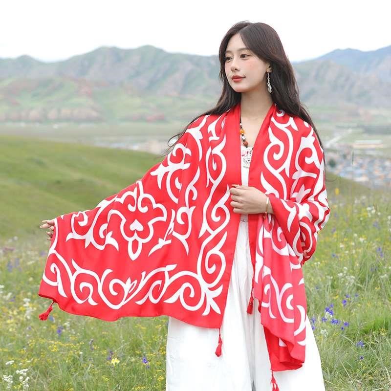 民族风披肩外g搭女2024新款丝巾棉麻超大围巾两用护颈围脖红色新