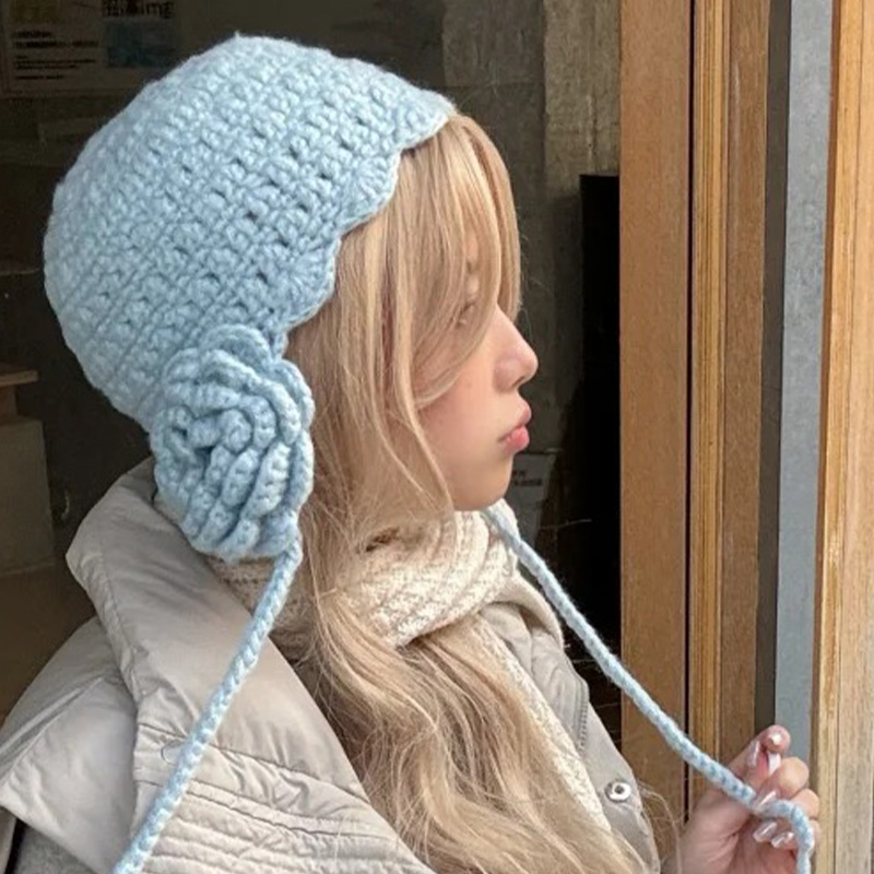 蓝色立体花朵针织护耳帽女秋冬