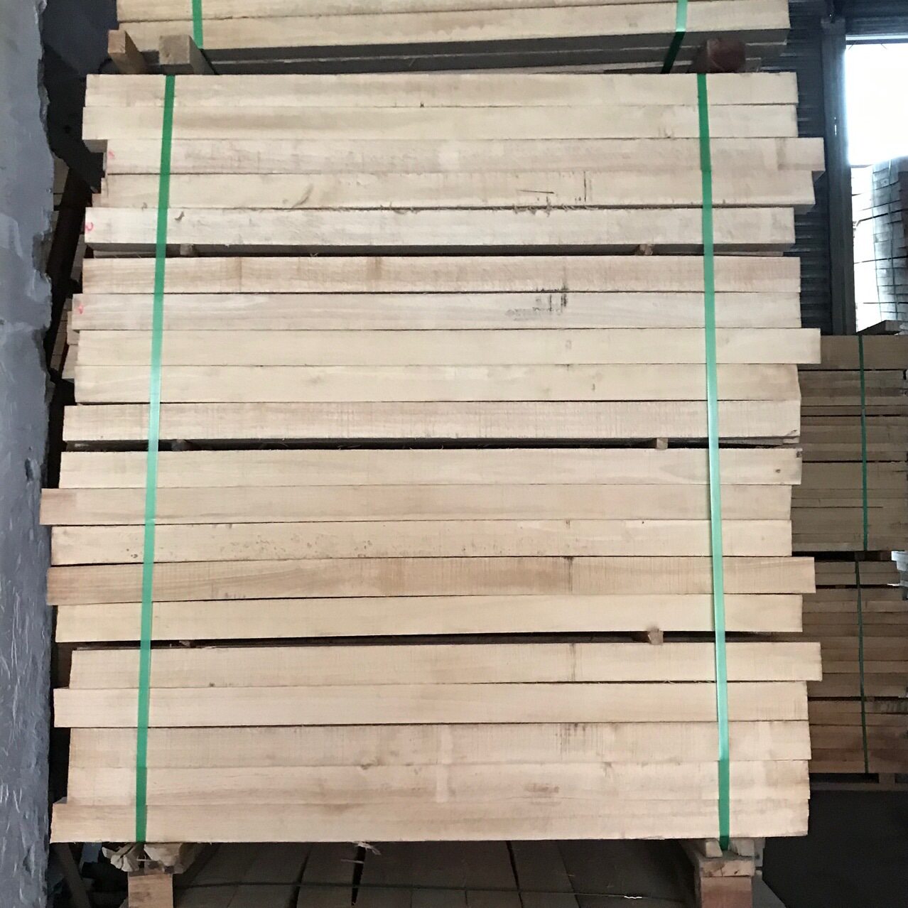 大量批发供业真空优质实木板橡胶木各种规格5X5X110//130cm