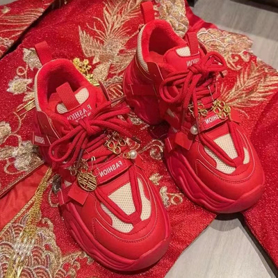 新款红色婚鞋新娘鞋婚纱两穿增高