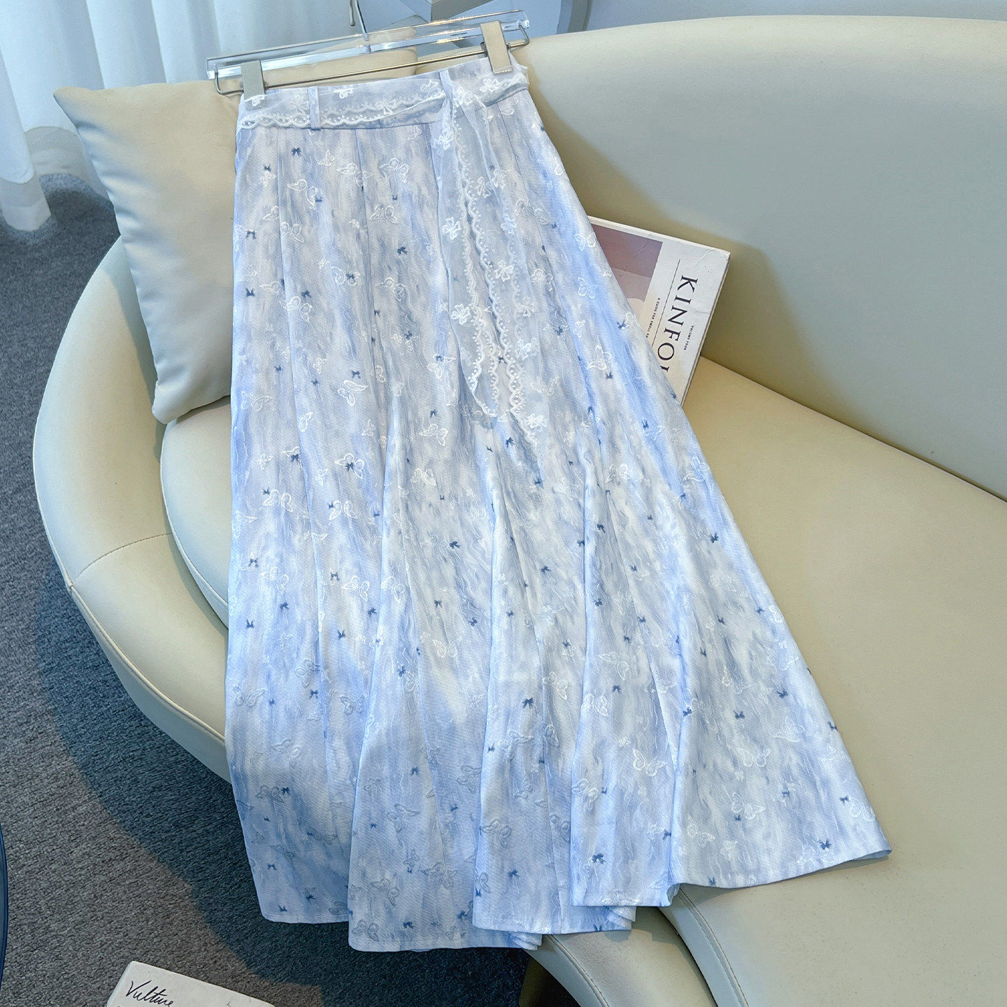 蓝色碎花半身裙女春夏季薄款2026新款今年流行爆款a字垂坠感长裙