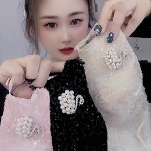 2025上新定制温柔亮片珍珠钻鹅时尚 洋气秋冬出门防风保暖防寒口罩