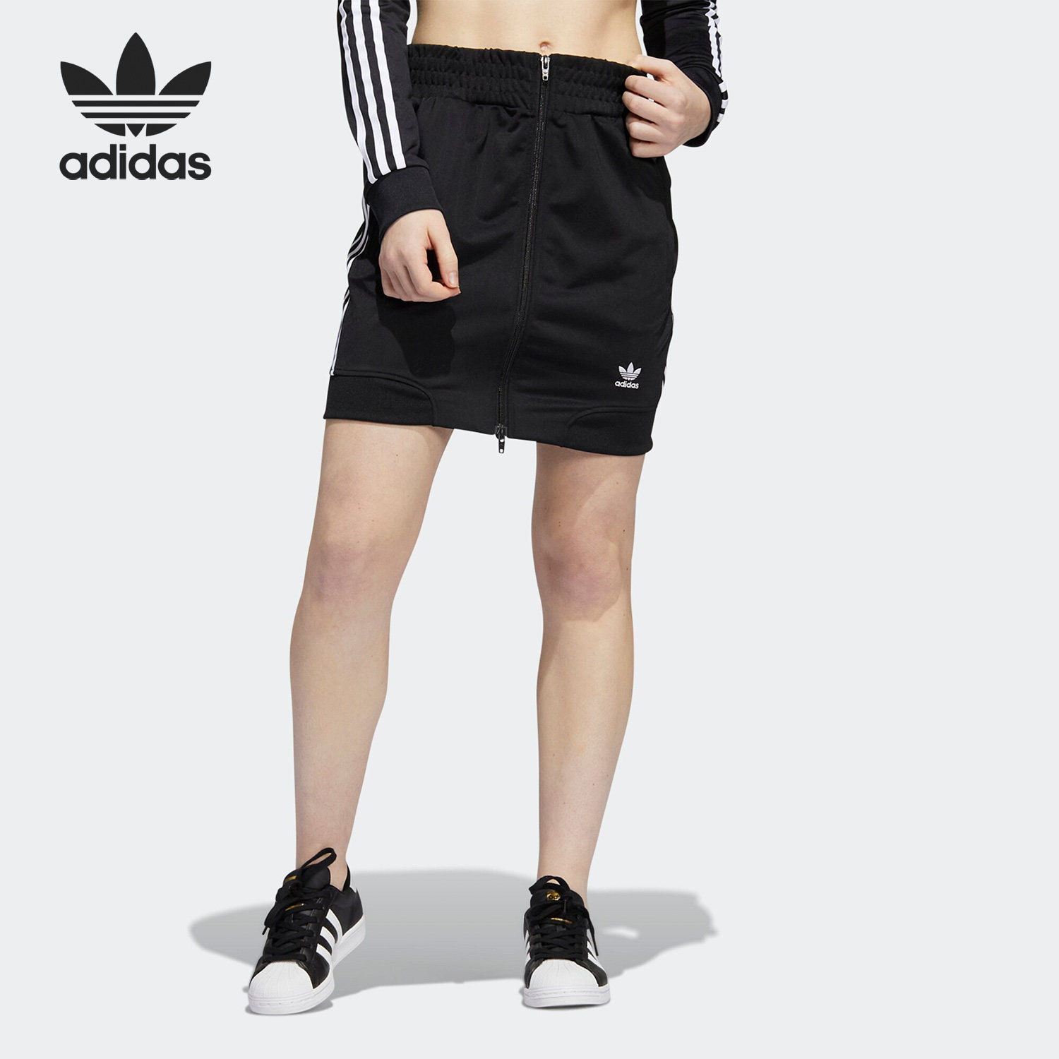 Adidas/阿迪达斯正品三叶草新款女子休闲运动半身短裙HL6477