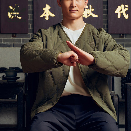 Adidas/阿迪达斯情侣款外套
