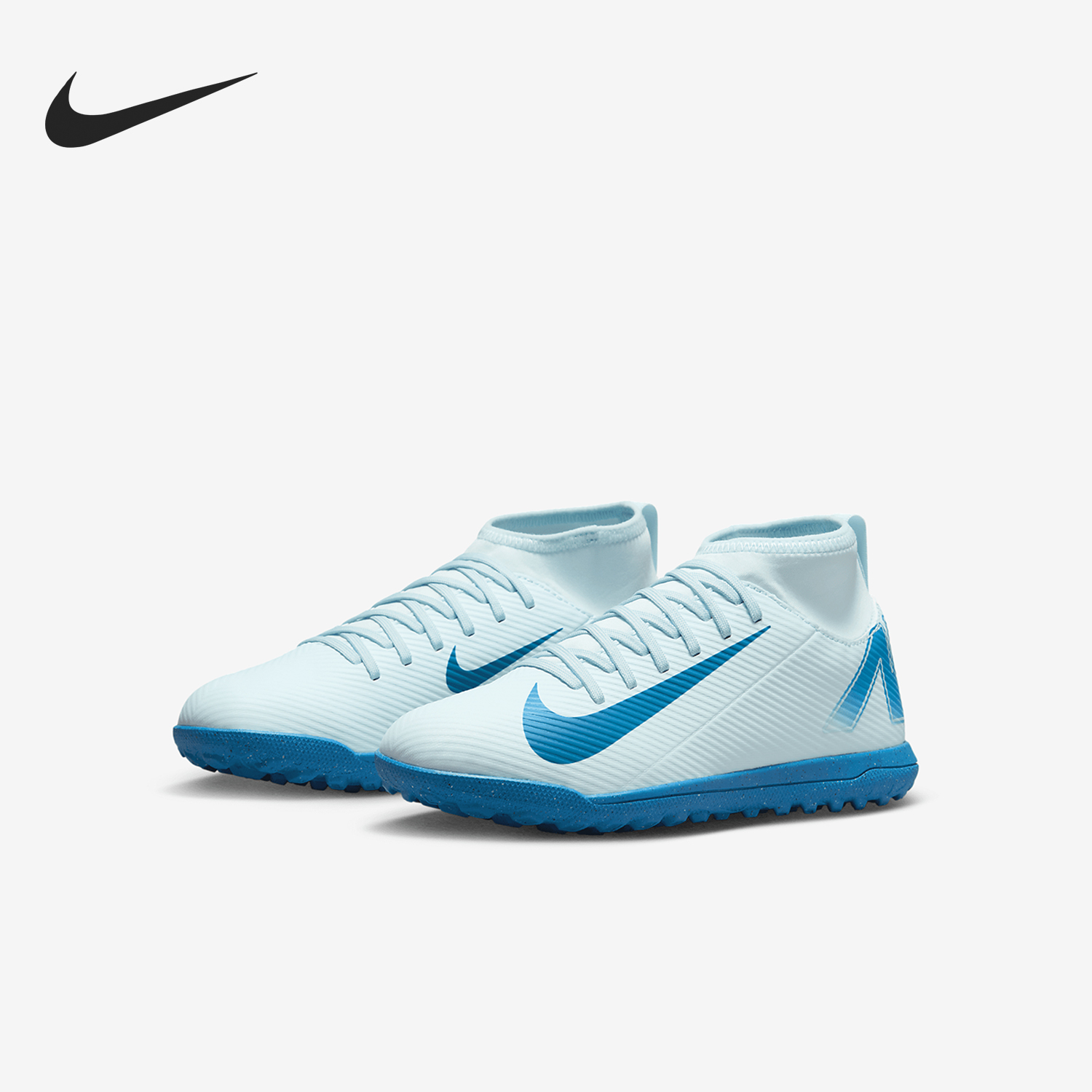 耐克儿童运动中帮足球鞋