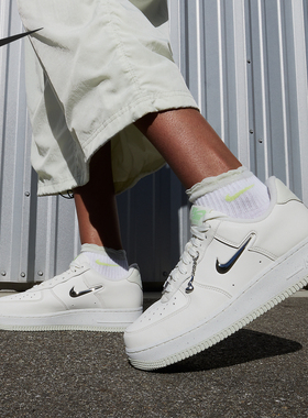 Nike/耐克正品当季新款女士经典耐磨休闲运动板鞋FN8540-100