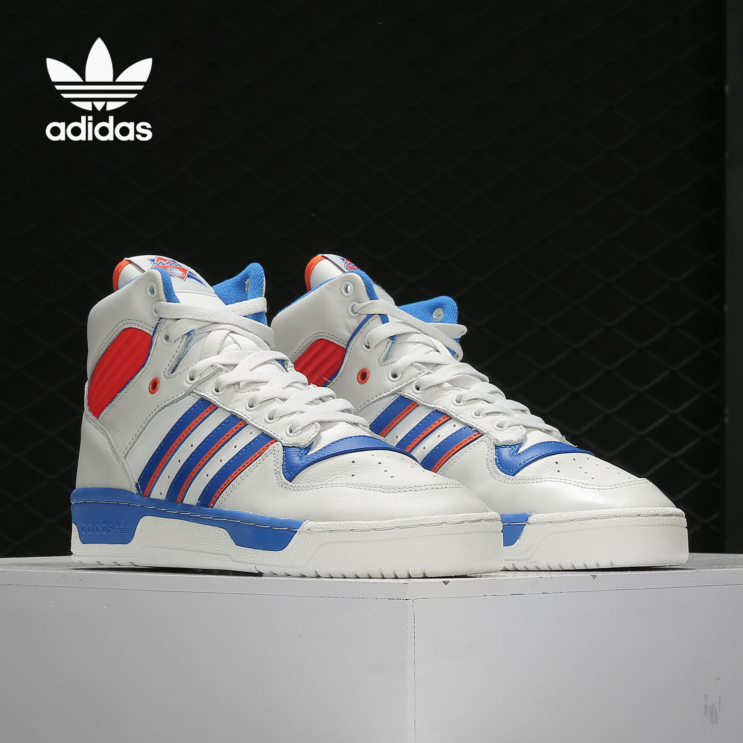 正品Adidas/阿迪达斯休闲经典鞋