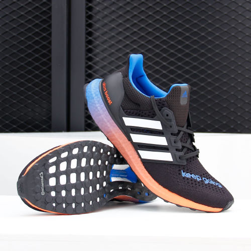 阿迪达斯UltraBOOST男女跑步鞋