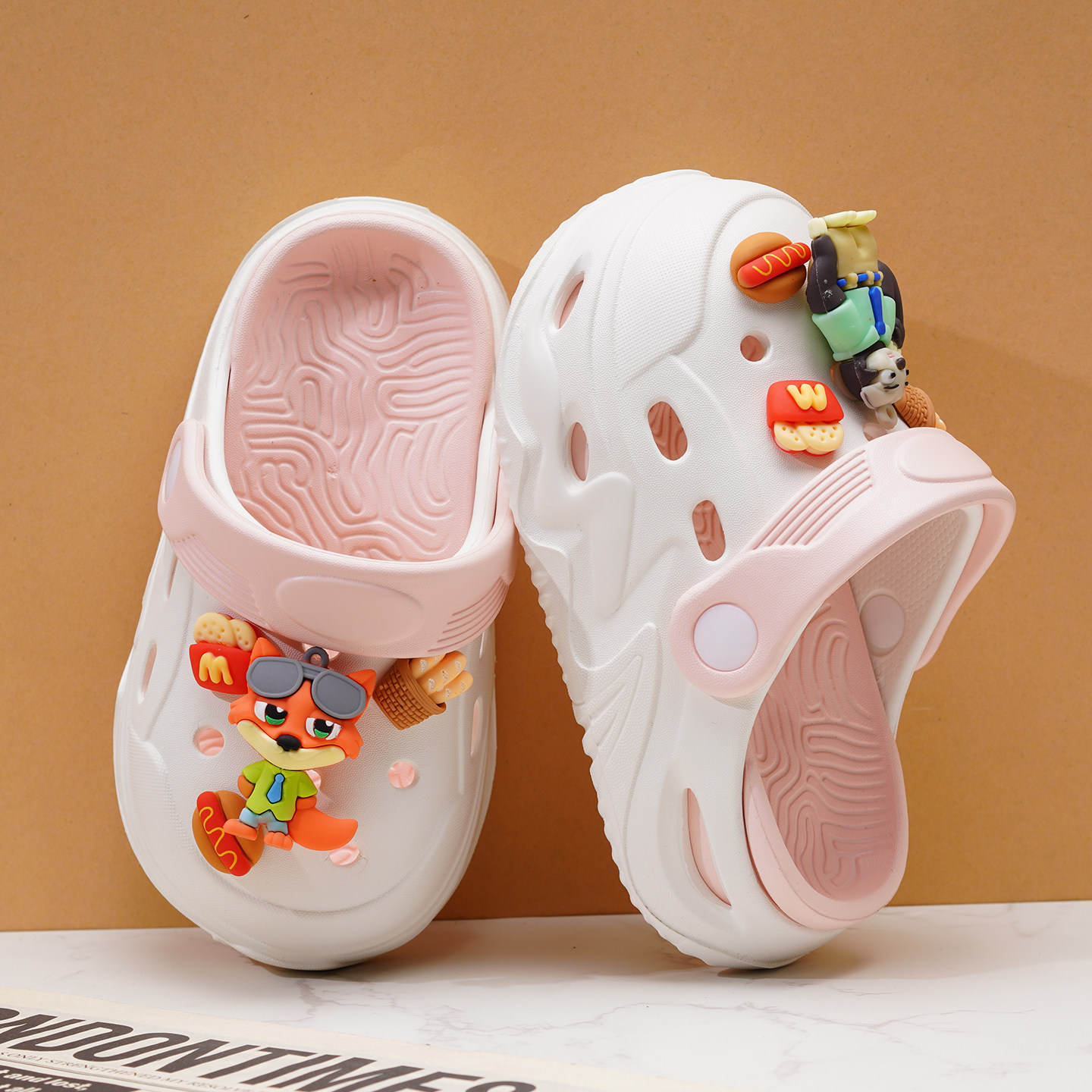 疯狂动物城儿童洞洞鞋夏季卡通包头凉拖鞋女童沙滩鞋可爱外穿凉鞋