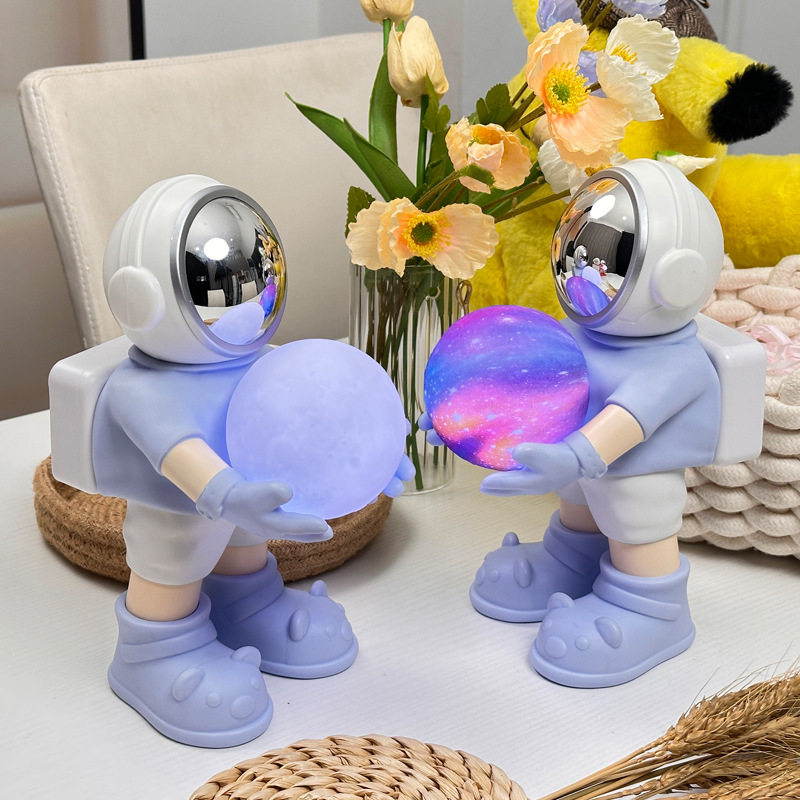 短裤太空人蓝牙音箱星球灯夏季新品跨境爆款宇航员低音炮小音响