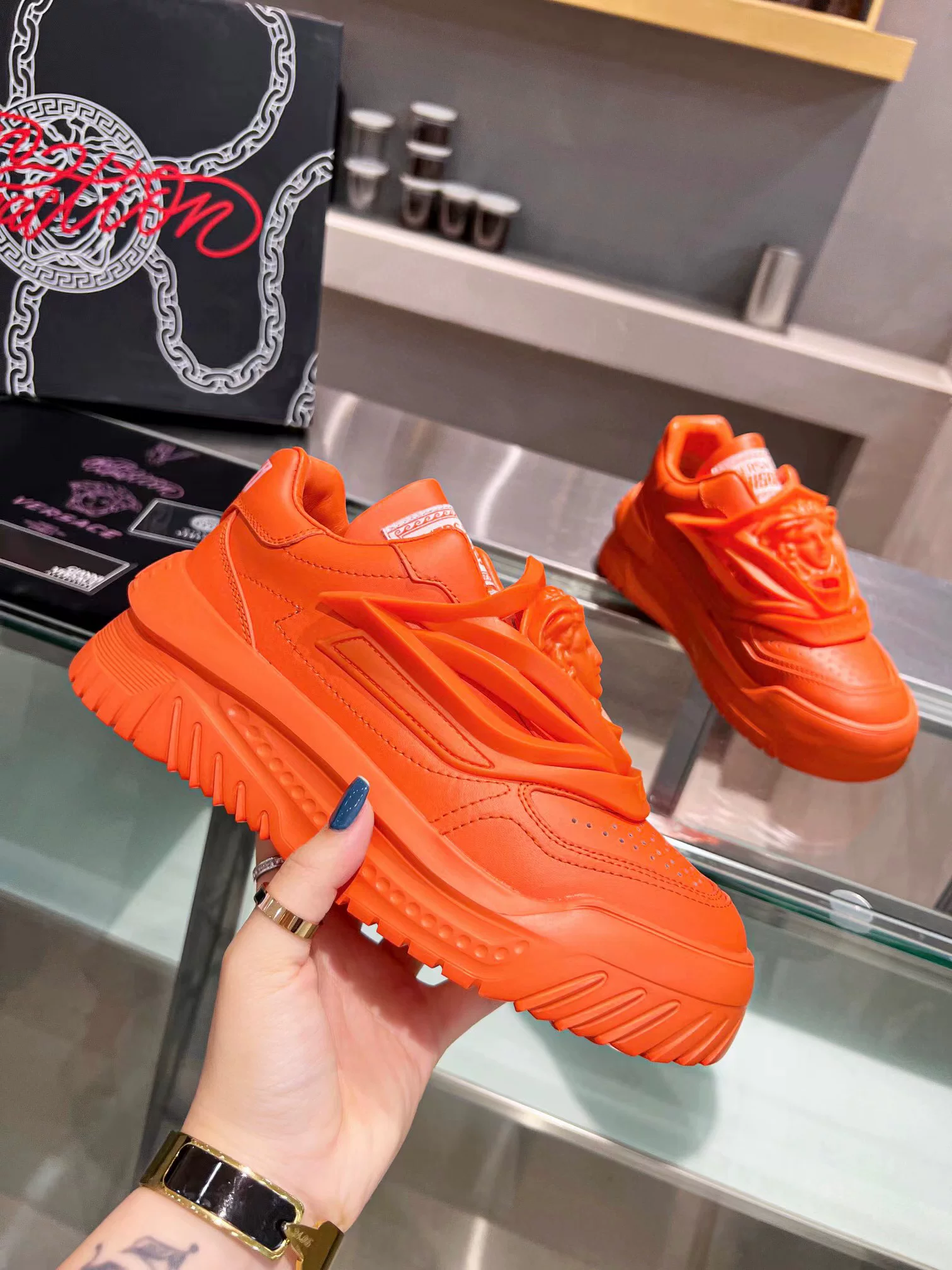Покупка счётчика Versace Verser Odissea космические ботинки увеличивают повседневные кроссовки спортивная обувь мужская и женская однотипные абзацы