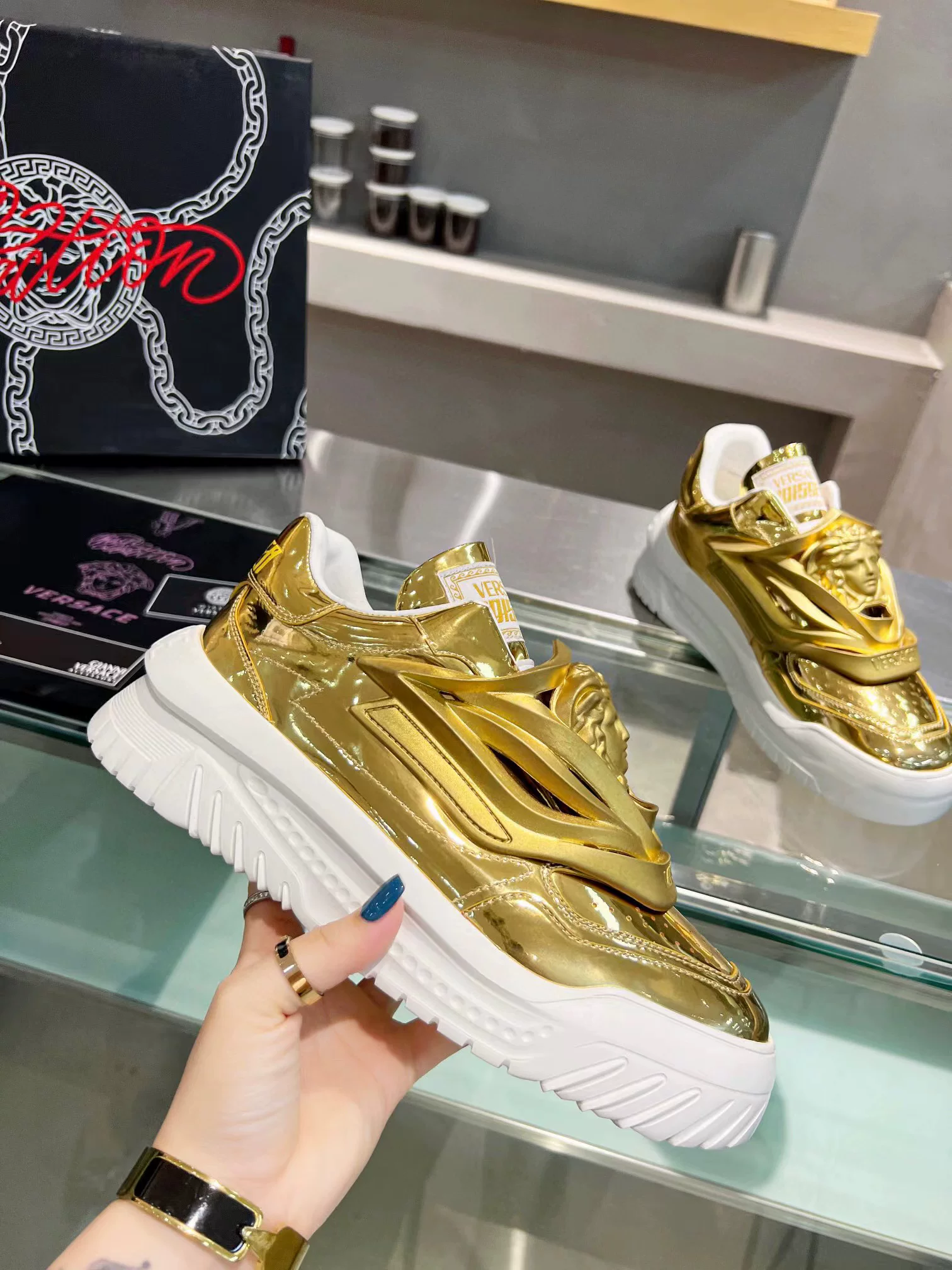 Покупка счётчика Versace Verser Odissea космические ботинки увеличивают повседневные кроссовки спортивная обувь мужская и женская однотипные абзацы