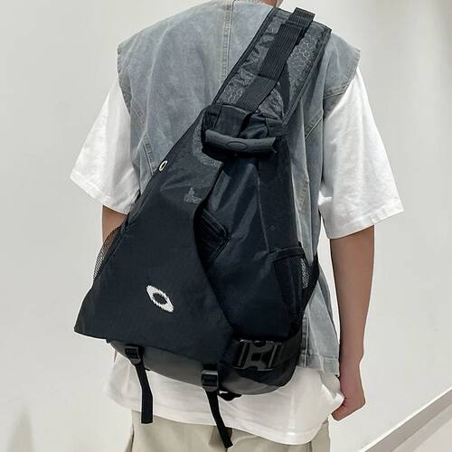 Large capacity chest bag, large capacity side back crossbody