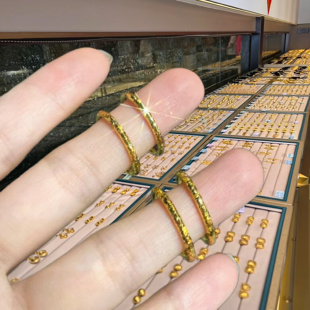 古法金包银金色爆闪碎冰冰素圈戒指满天星实心指环情侣对戒送礼物图片