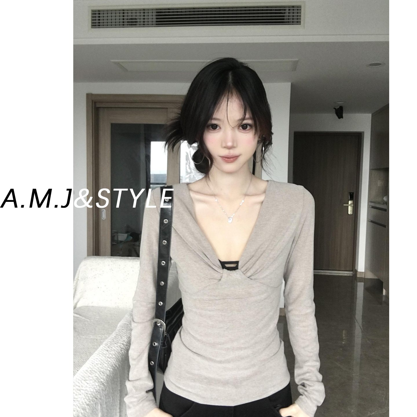 纯欲风灰色V领长袖T恤女