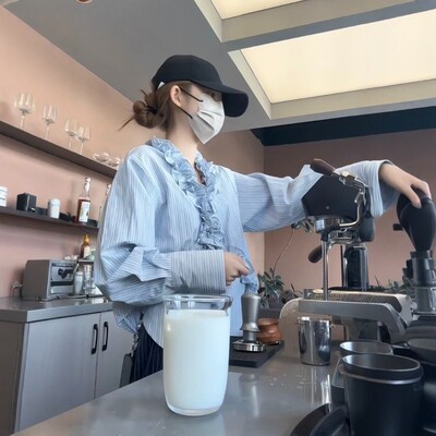 韩系chic木耳边V领长袖衬衣
