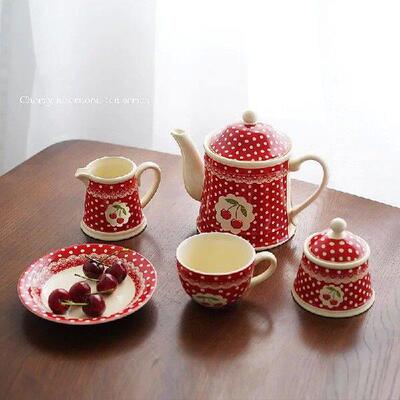 Lovely British Style Ceramic Milk Jugs With Handle And Pull
