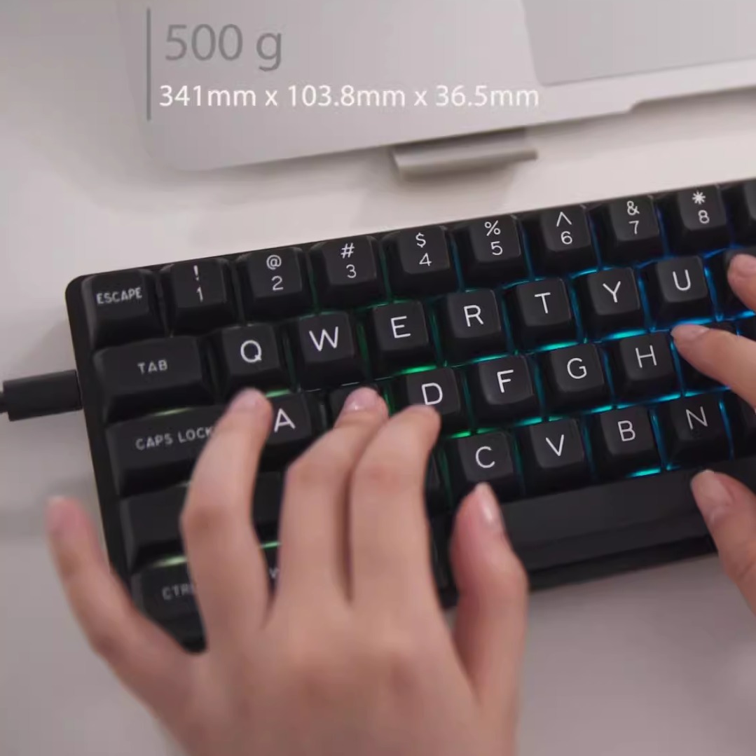 67键樱桃木色机械键盘木质客制化轴座插拔RGB蓝牙有线佳达隆轴