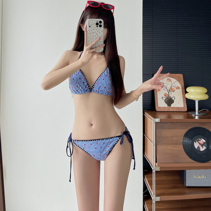 蓝白条纹波点比基尼女小胸性感