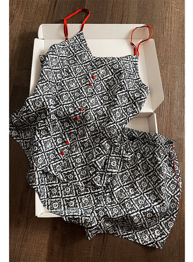 夏日高级设计感小众冰丝睡衣女新款轻奢吊带短裤家居服套装可外穿