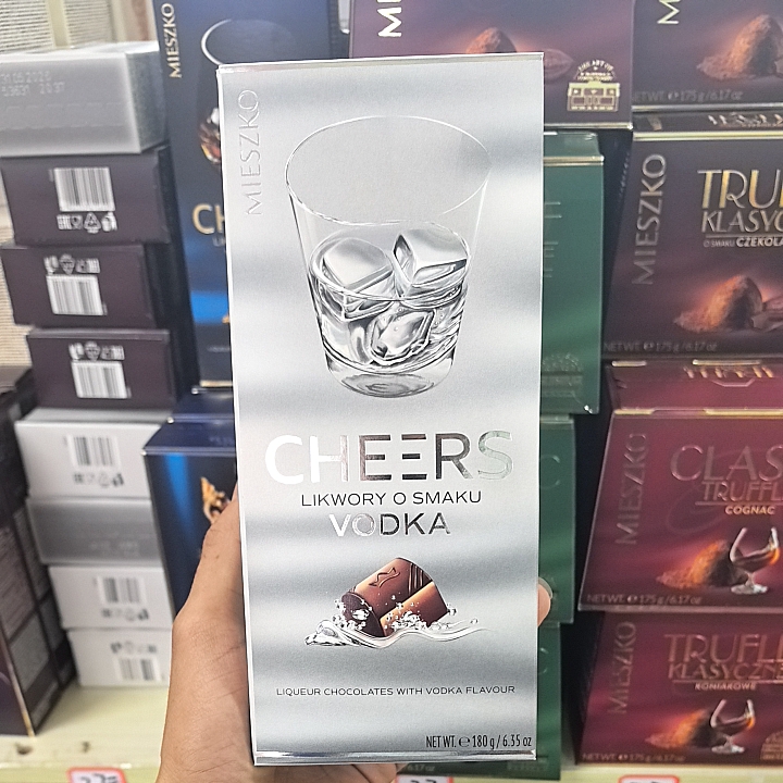 香港代购波兰进口牛奶酒心杏仁薄荷提拉米苏榛子巧克力黑巧克力