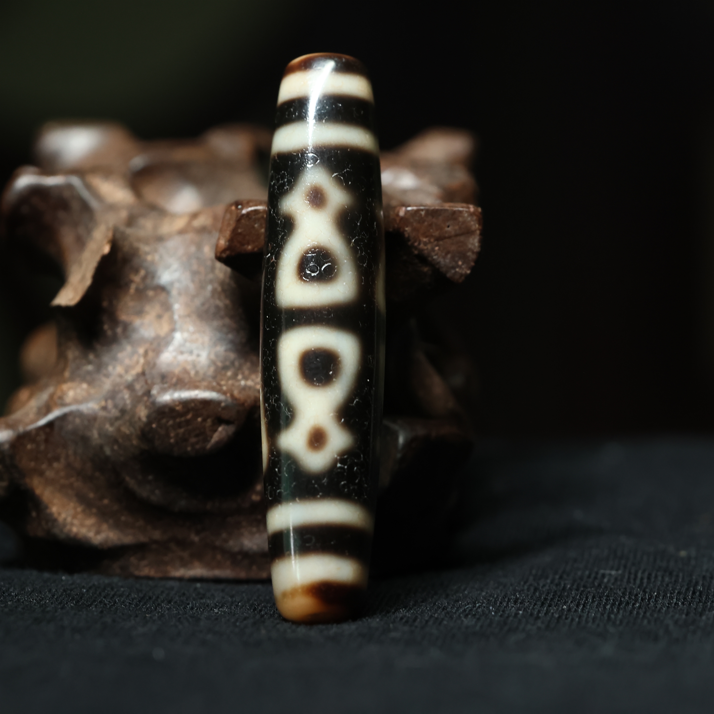 西藏至纯天珠牙白细纹风化五财神天珠玛瑙老珠子吊坠项链配饰