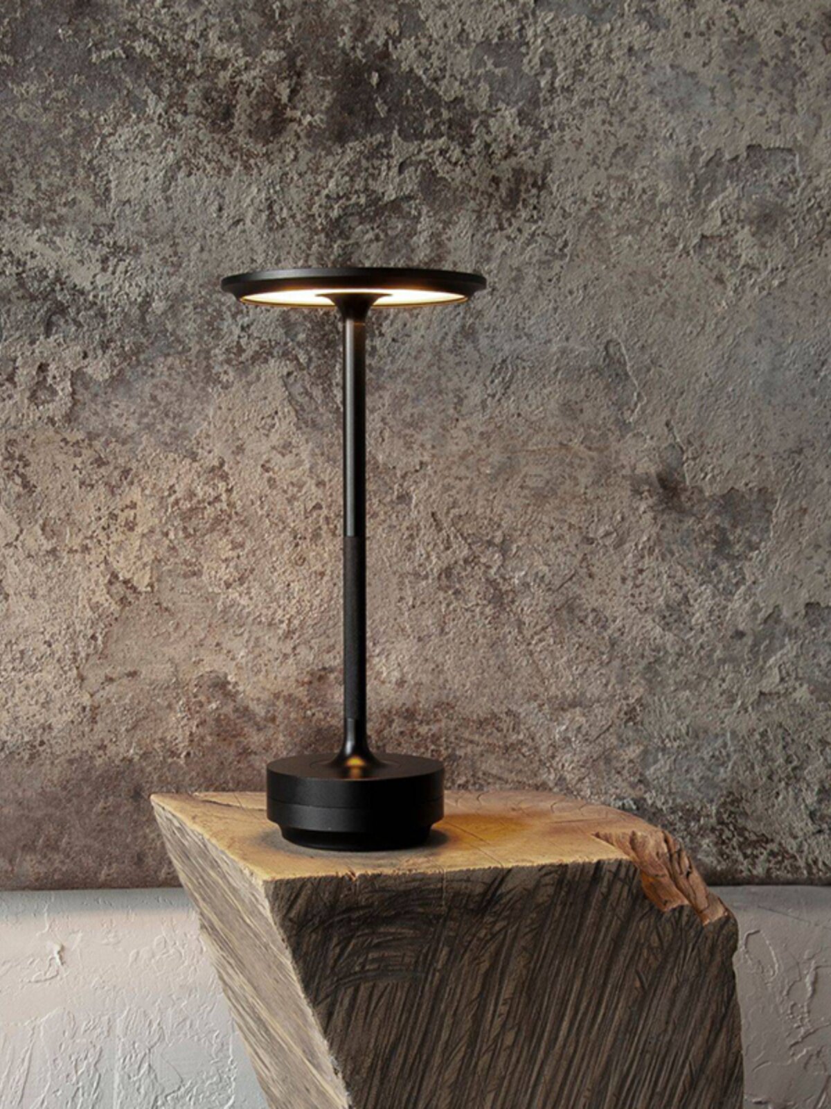 意式轻奢小众设计师氛围感台灯露营灯餐桌微醺现代极简充电灯具