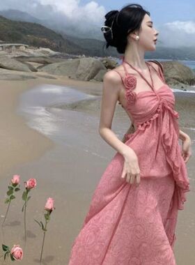 海边度假挂脖吊带连衣裙女夏季新款辣妹仙女款精致温柔法式长裙子