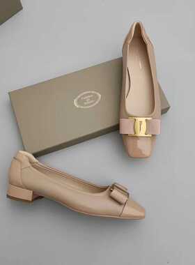 巴黎 潮奢撤柜女士蝴蝶结金属搭扣羊胎皮3CM粗跟单鞋平底鞋女鞋