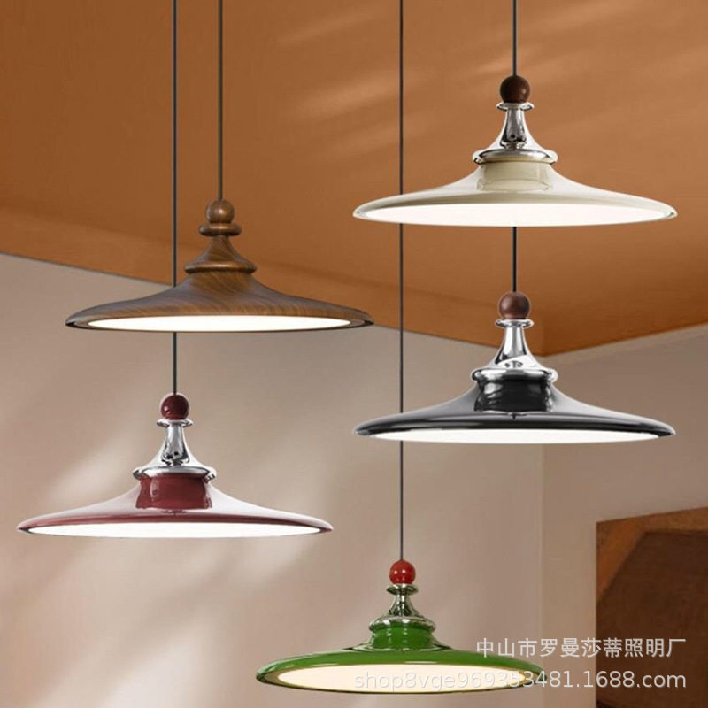 新款中古风餐厅吊灯2026新款法式复古餐桌灯棋士圆桌灯具飞碟灯饰图片