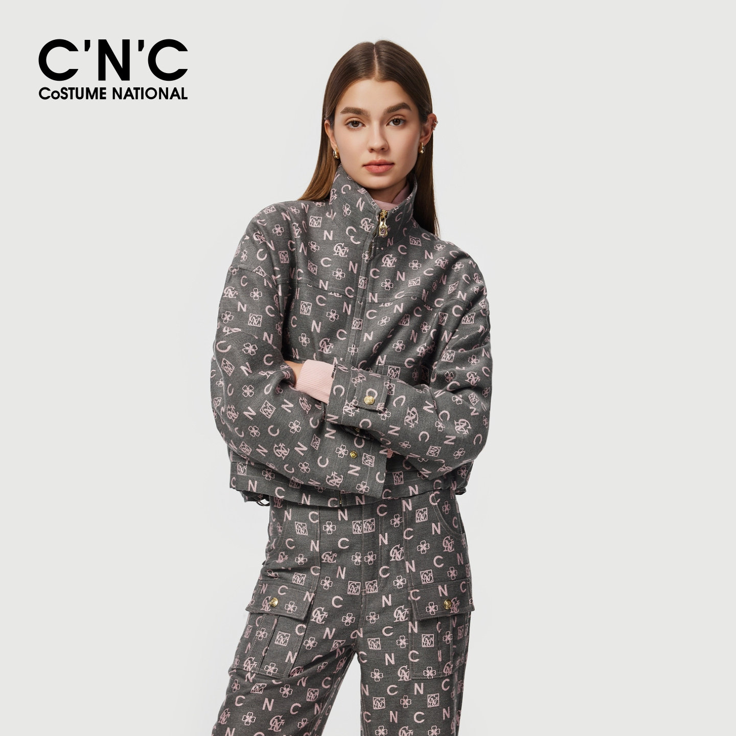 CNC女装满印字母提花立领短外套女秋冬调节下摆宽松休闲夹克