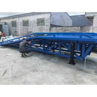 移动式登车桥叉车装卸货平台集装箱卸货平台叉车坡道