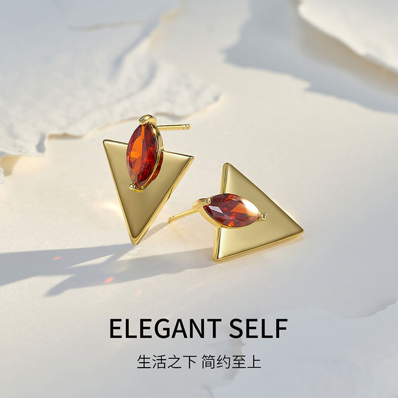 梦金园银饰 三角形925银耳钉女秋冬小众轻奢耳饰新年情人节礼物