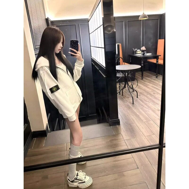 日系轻奢风字母印花连帽开衫外套女年秋冬季松弛外搭学生上衣