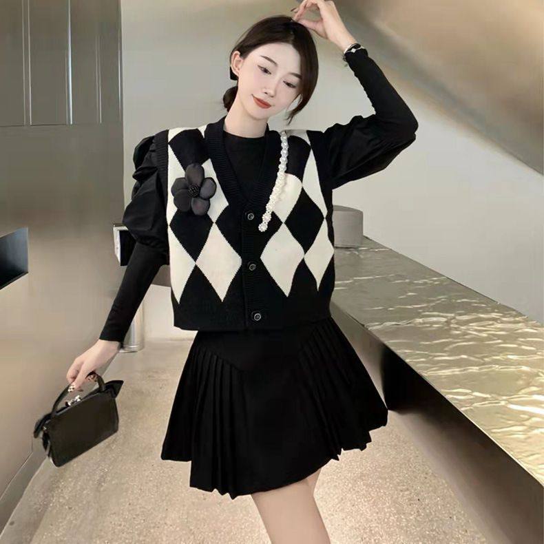 撞色菱格马甲背心外套早春无袖毛衣女盘花钉珠v领针织开衫马夹女,女装/女士精品,时尚套装,淘宝优惠券,粉丝福利购,淘宝优惠卷