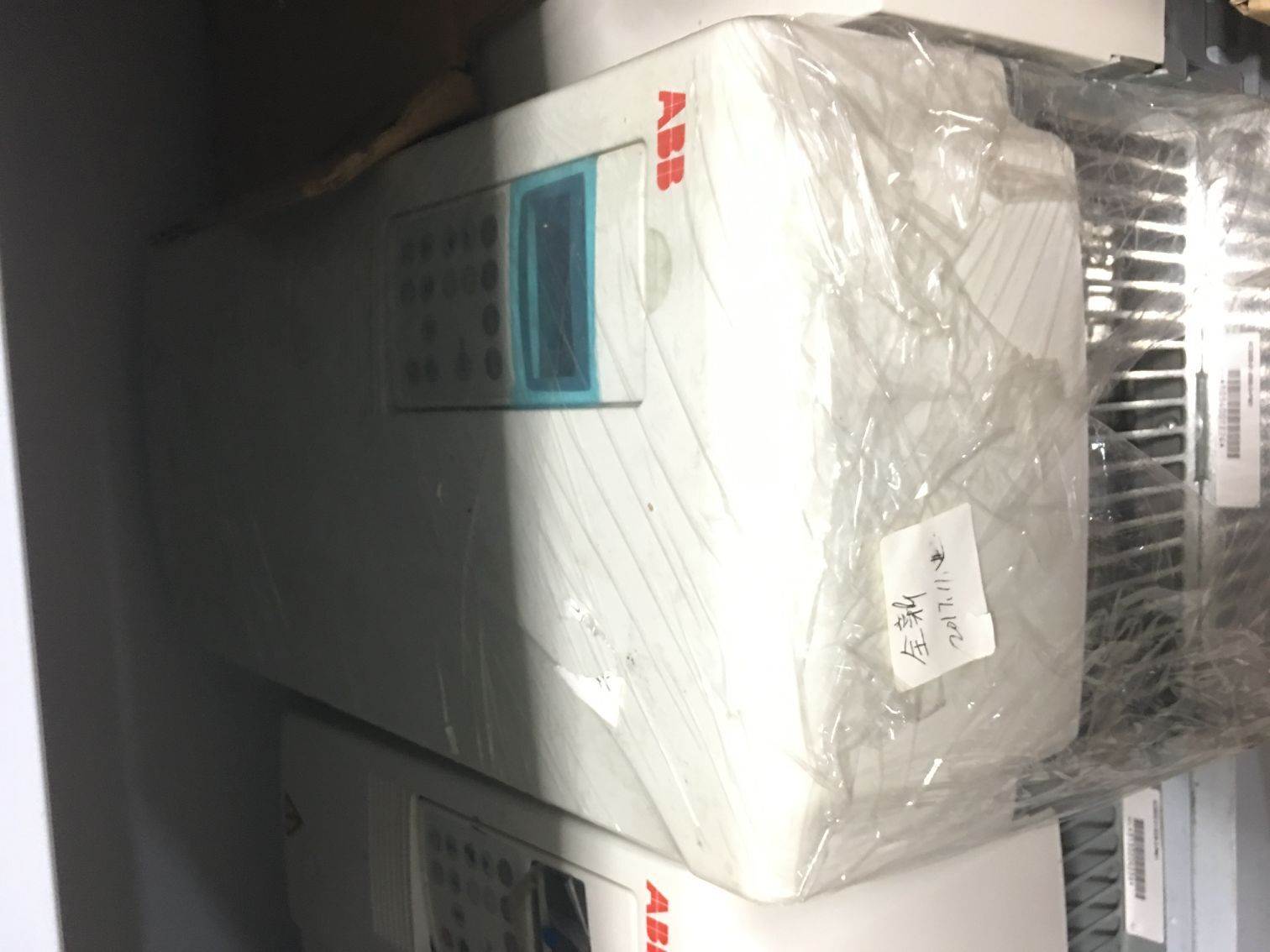 ACS800-01-0060-3+P901 ACS800 37/45KW变频器全新库存机器