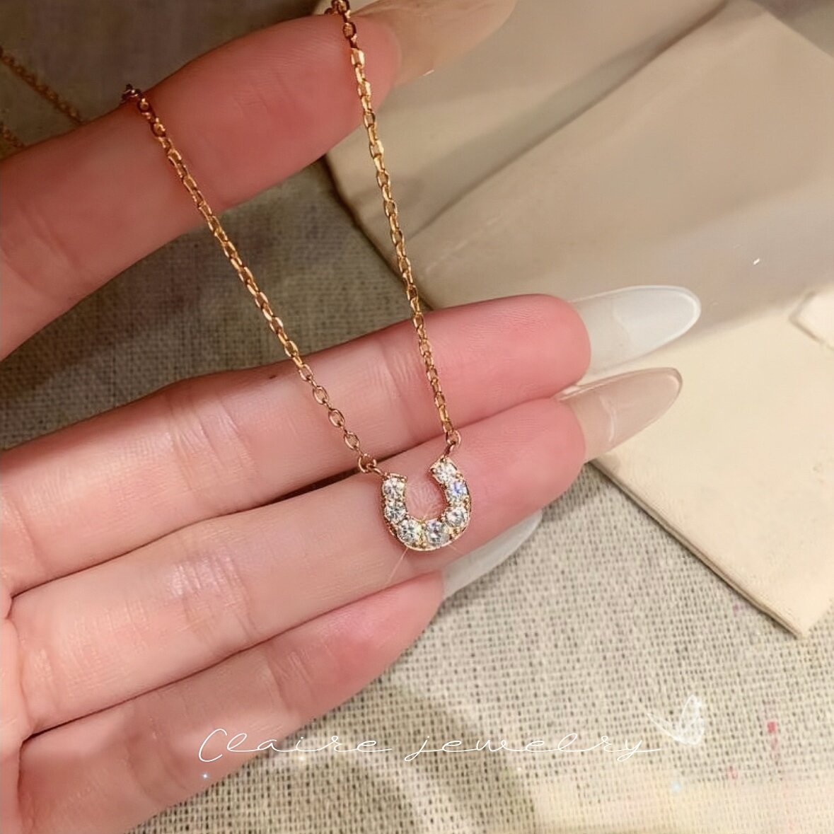 简约日系mini马蹄扣项链女U型小众轻奢高级感2026新款镶钻锁骨链