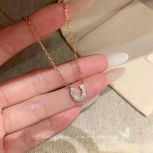 简约日系mini马蹄扣项链女U型小众轻奢高级感2026新款镶钻锁骨链
