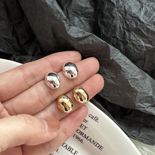 法式极简金银色豆豆耳钉女金属光面小众设计通勤高级感耳环耳饰
