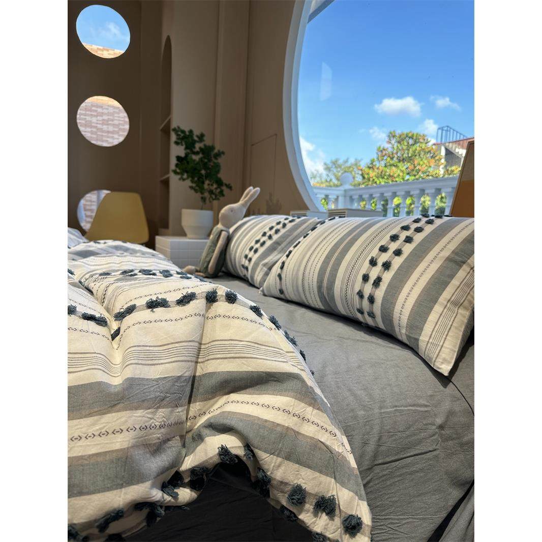 色织北欧水洗棉蓝灰色条纹床上四件套全棉毛球球1.5m1.8公寓被套