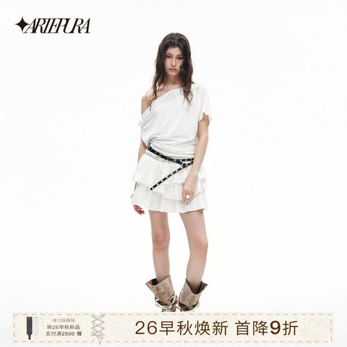 ARTEPURA斜肩蝴蝶结烫钻连衣裙
