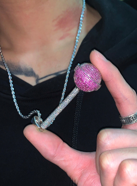 美式嘻哈Playboi Carti同款满钻粉色棒棒糖吊坠项链小众个性配饰