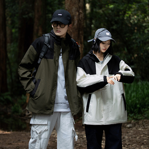 户外登山服防风防水外套男女春秋季冲锋衣情侣休闲潮流款夹克