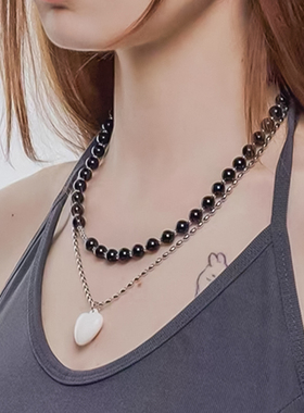 韩国小众设计黑白串珠爱心项链