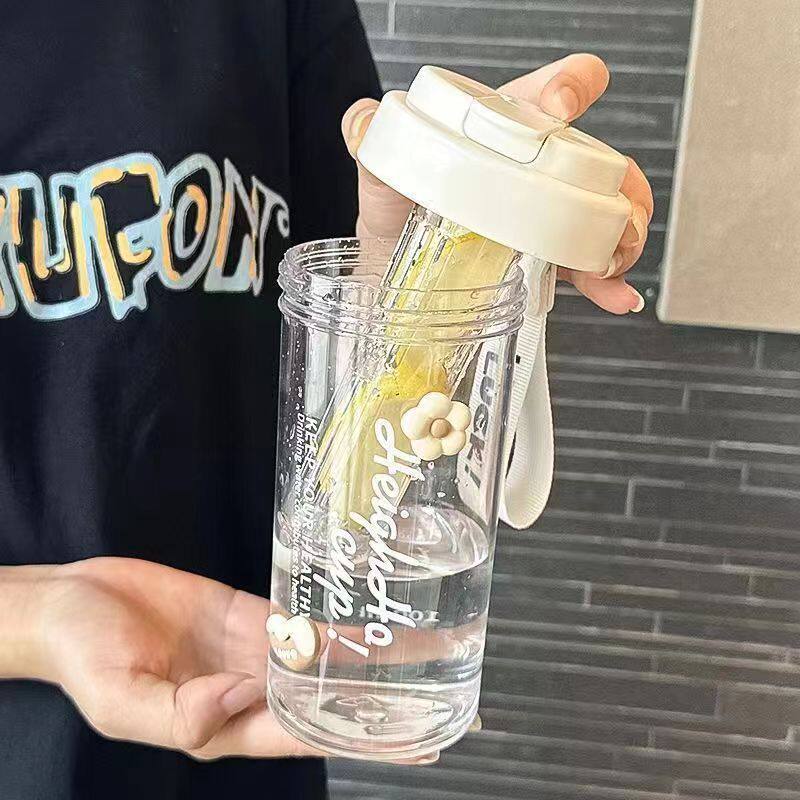 小红书同款高颜值随手女生学生运动吸管水杯加厚耐摔便携可爱茶杯