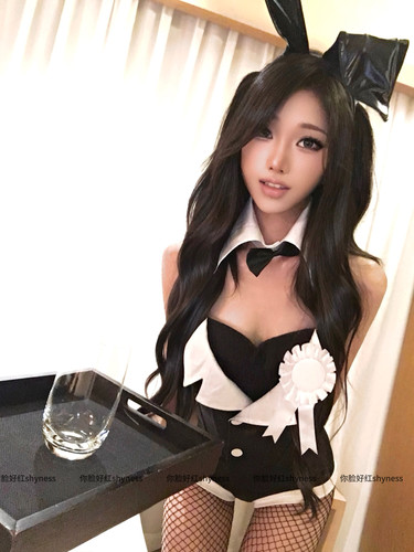 你脸好红shyness-兔执事-万圣节性感纯欲兔女郎制服套装女