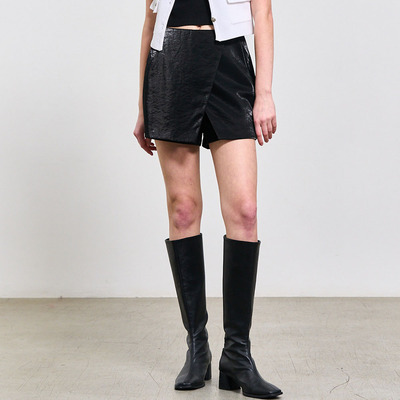 百搭分叉设计亮面裙裤