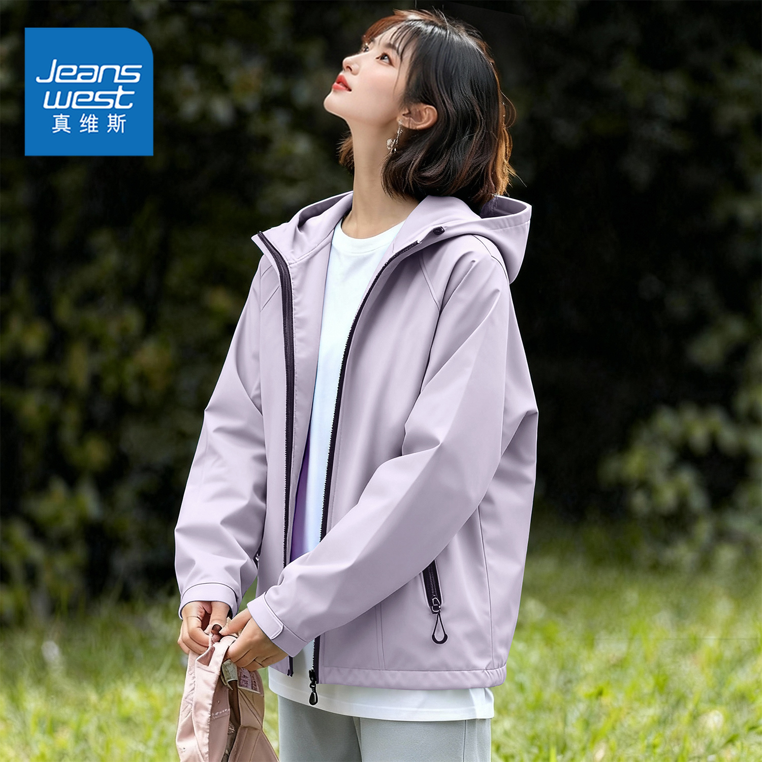 真维斯三防软壳冲锋夹克女2025新款冬季户外运动登山连帽厚外套w